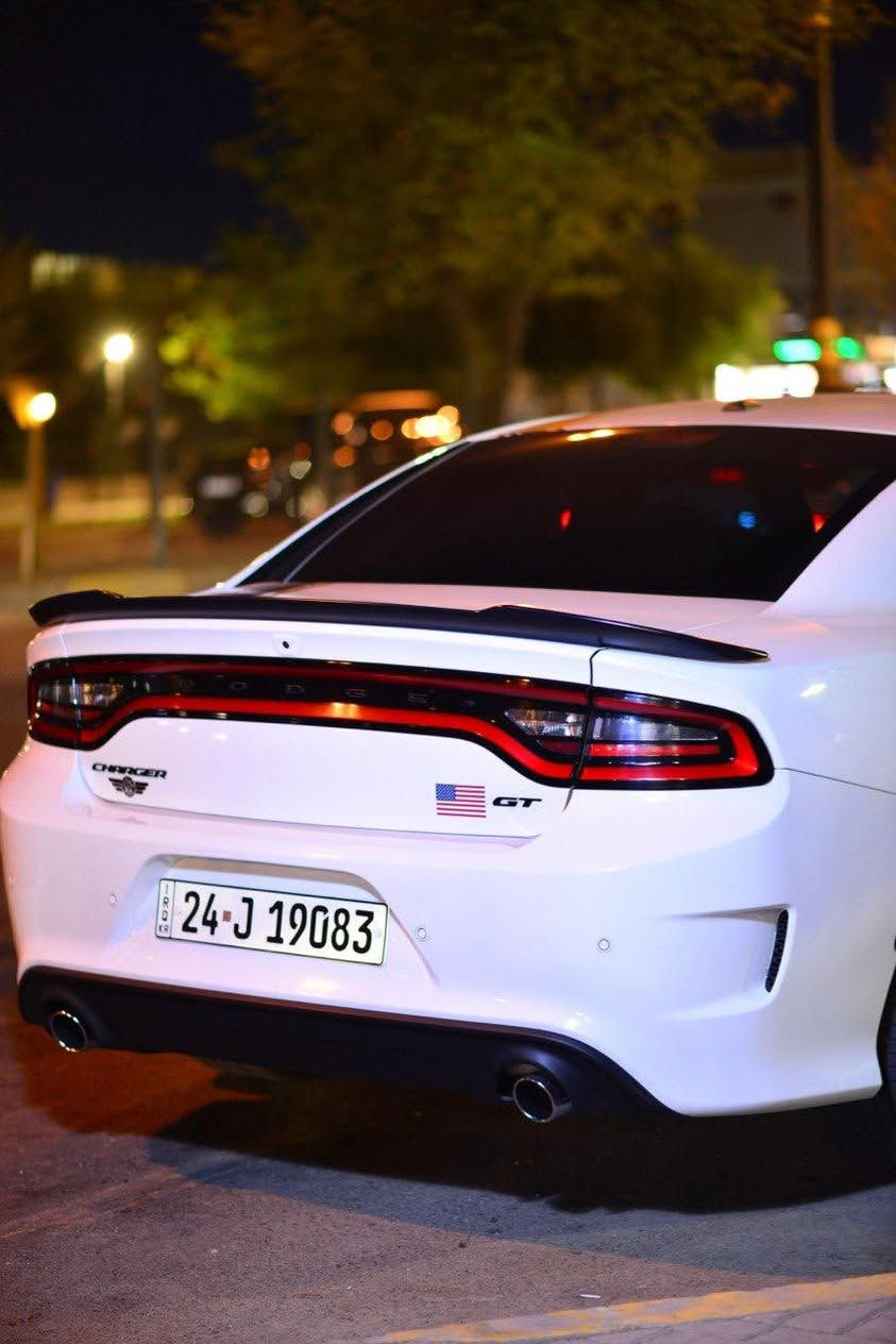 جارجر جي تي بلص (هيمي اورنج ادشن)
CHARGER GT PLUS
 HEMI ORANGE EDITION . 

الموديل :2022  . (خليجي) . 
العداد : 11.000
الضمان : 3 سنوات او 60 الف كيلو مت . 
المحرك : V6.  3.6L .
 
 
المواصفات :
* نسخة ORANGE EDITION. 
* خطوط طولية على الهيكل. 
* مكابح رياضية برمبو خاصة بالون البرتقالي. 
* جناح خلفي اسود. 
* ويل قياس 20 انچ اسود . 
* ستيرن رياضي . 
مقاعد رياضية من الشاموا مع خطوط بالون البرتقالي. 
* نقطة عمياء . 
* مصابيح أمامية زنون . 
* كشافات الضباب زنون . 
* المصابيح الأمامية مع LED . 
* حساسات . 
* شاشه كبيرة مع نظام ملاحة نفكيشن GPS .
* الشاشة مع اوپشنات SRT . 
* سستم صوت الپاين .
* فتحت سقف (سلايد) . 
* مقاعد أمامية كهربائية عدد 2 . 
* ذاكرة لحفظ وضعيات الجلوس (ميموري) . 
* مقاعد أمامية تبريد وتدفئة . 
* مقاعد خلفية تدفئة . 
* تشغيل عن بعد . 
* ستيرن كهربائي . 
* تدفئة ستيرن . 
* محدد سرعة . 
* تلفون بلوتوث . 
* كاميرا خلفية .
* مرايا متحسسة للاضاءة العالية .
* كير شفتر بالستيرن . 
* دخول ذكي (بصمة) . 
***********
السعر 383 وبي مجال
