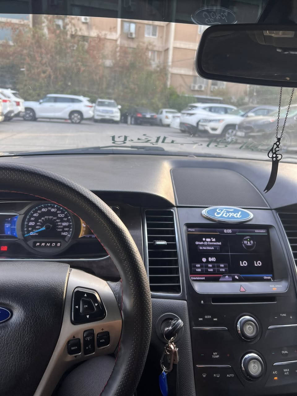 السلام عليكم تورس ٢٠١٣ بيهة قطع صبغ  وبيهن زلوغ  الصندوك جارد التدفئة لاغيهة حاطلهة مكينة مال ١٧  باسمي السيارة مكانهة الصالحية رايدهة ٨٧
***********
