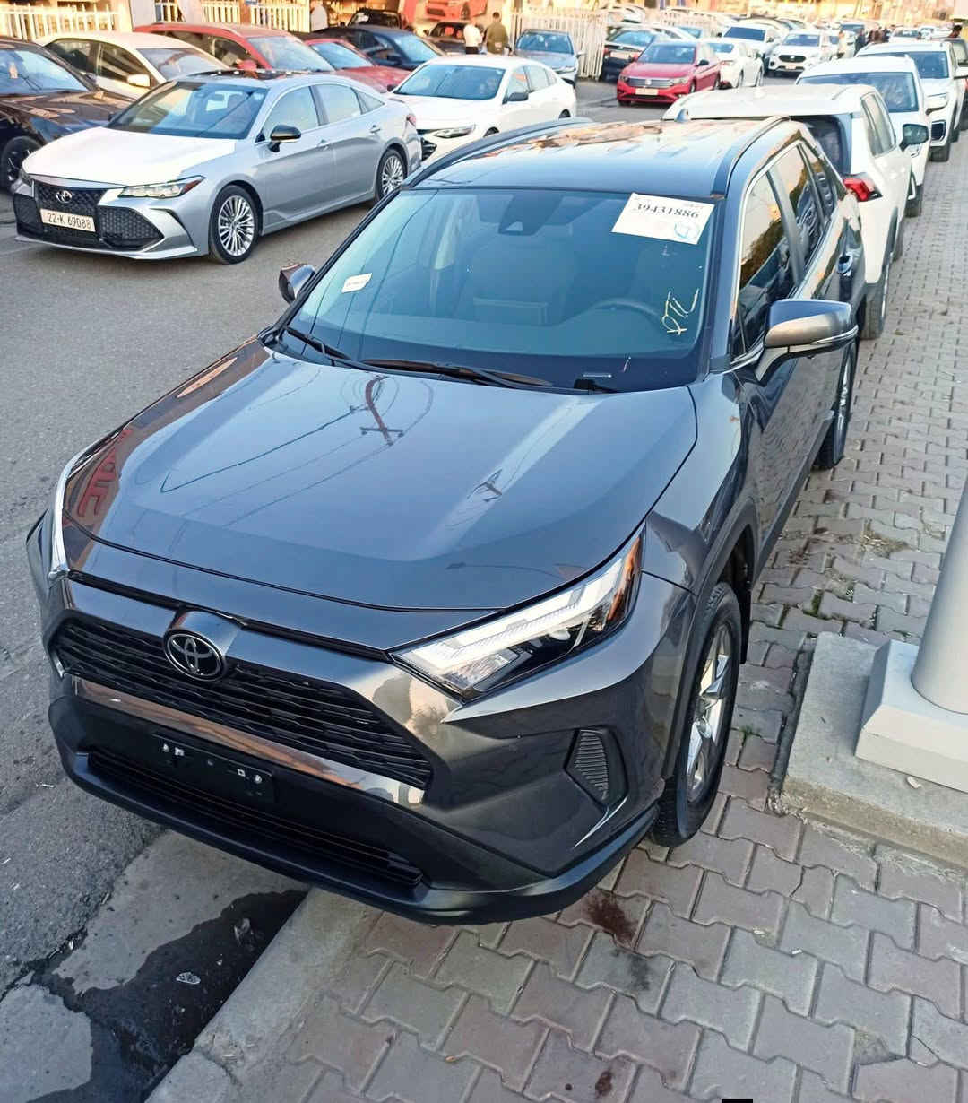 Toyota RAV4 2024  XLE 
اللون . نفطي #كاتي تترقم شمال 

عداد المسافات 28الف ميل  mile
حجم المحرك 4 سلندر (2.5L) 

#سعر السعر 245$

المواصفات :
بصمة ابواب
بصمة تشغيل 
رادار أمامي(تحديد مسار)
رادار جانبي (نقاط عمياء)
رادار خلفي(التحذير من الاصطدام)
تحكم وضعيات القيادة Drive Modes 
اوتو ستارت (Auto start)
اوتو ستوب(Auto Stop)
هاند بريك بصمة
اوتو هولد(Auto Hold)
تحكم وضعيات القيادة ECO,NORMAL,SPORT
مانع انزلاق+ABS
حساسات خلفية+كاميرا
تحكمات استيرن
تبريد قطعتين 
وبقية مواصفات XLE المعروفة
الضرر كما موضح بالصور: تعديل بارد فقط بدون صبغ 
بدون ايرباك. 
العنوان كركوك
 
 معرض هشام الحمداني لتجارة السيارات 

للاستفسار الاتصال بالرقم 
***********
***********
