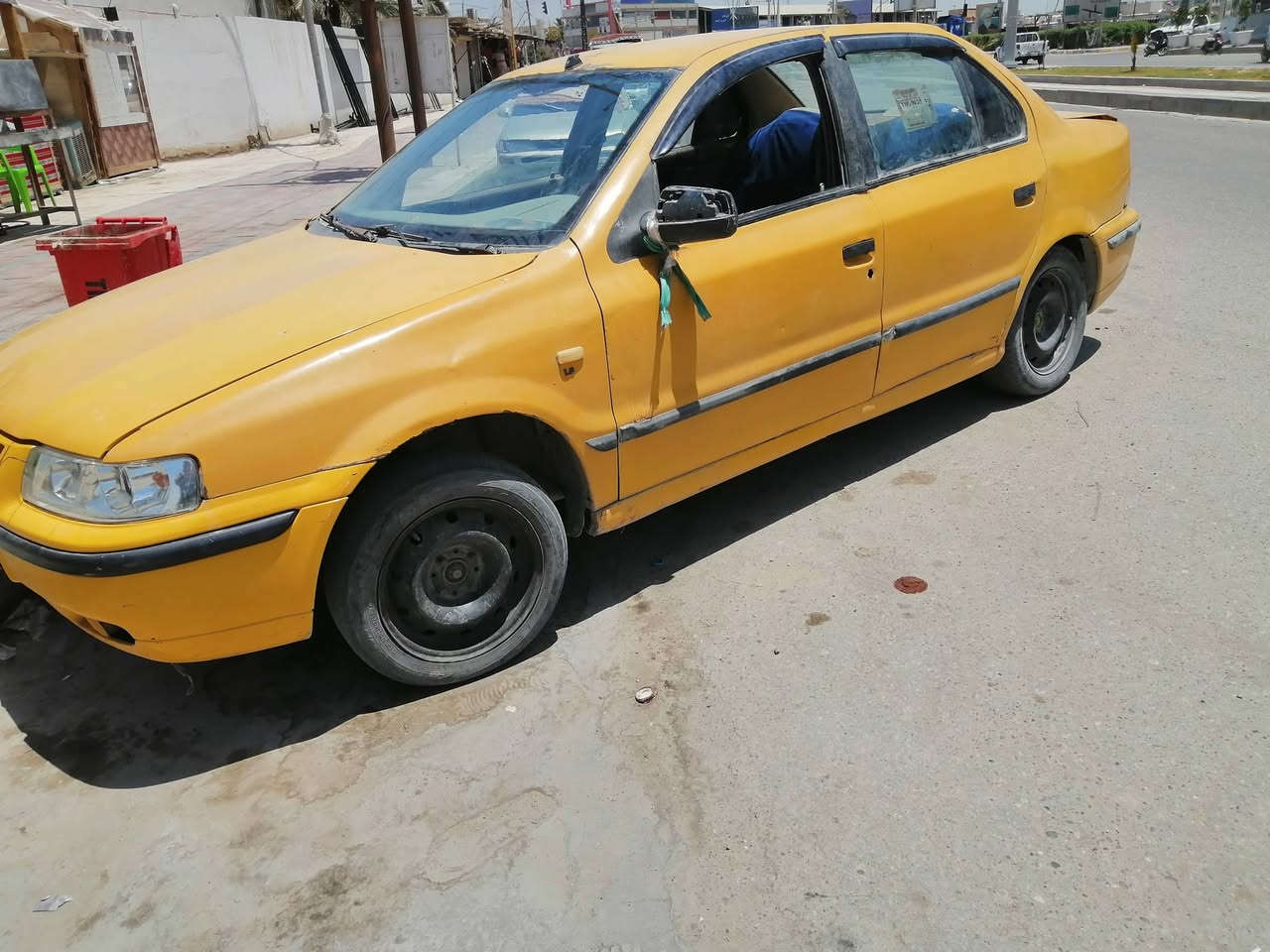 سمند للبيع رقمه ذي قار عنوان ناصريه مركز ***********
