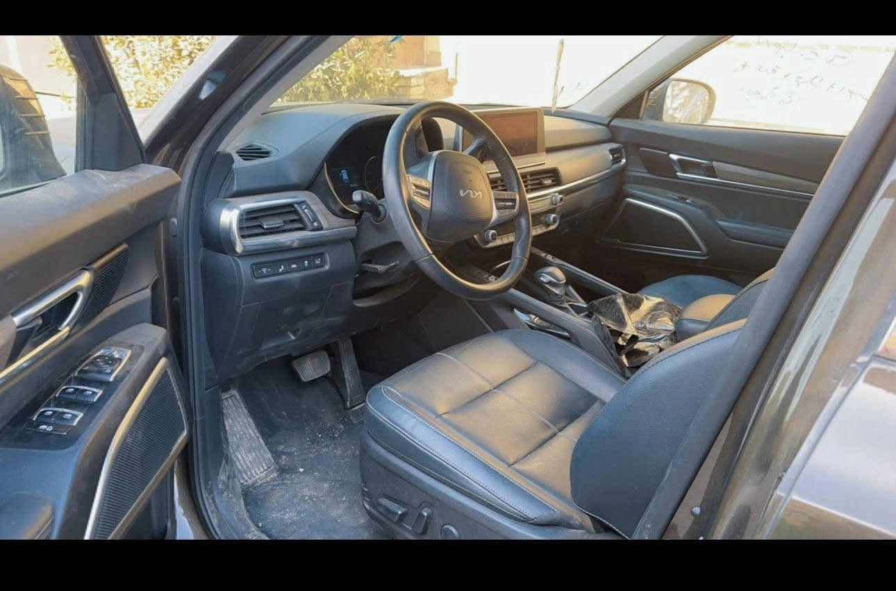 ‏سلام عليكم
كيا تيلورايد EX 2022 رقم بغداد 
‏مستعجل على البيعه مالتها سعرها 285$ وبيها مجال 

حادثها بأمريكا صندوق و بارد الجاملغ الامامي و حادثها بالعراق جاملغ خلفي و موضح كلشي بالصور 
السياره بدون ايرباك ايرباكات كلها سليمه 
محرك كير حدادية تخم تاير شرط الفحص 

وارد امريكي 
مواصفات
بصمه
فتحه
كشنات جلد
كشنات كهربائية
مرايات كهربائية
صندوك كهربائي
شحن لاسلكي
كشن تدفئه+ تبريد
تبريد مركزي
حساسات خلفي 
رادار امامي
رادارت جانبي
بريك بصمه
تشغيل عن بعد
كشن خلفي vip
مكان السيارة كربلاء


**إذا كنت صاحب هذا الإعلان وتريد حذفه لأي سبب، رجاءا أرسل رسالة إلى الدعم الفني**