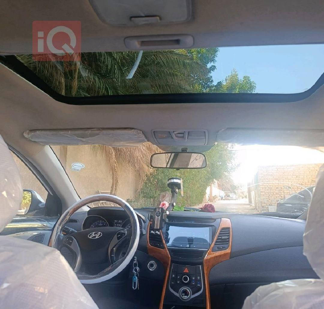 ارخص النترة شبه مكفول بيهة بس ربع باب الورة مئشر بلصور وسونارهة مرفق بلصور كل تفاصيلهة مذكورة 
خليجية 2015
تبريد ثلج 
السيارة معروفة تفاصيلهة فتحة فول للاخير 
السعر 114  وبيهة مجال قليل بيع مستعجل 
او مراوس بسني او بي واي دي 
***********
الكوفة حي ميسان
