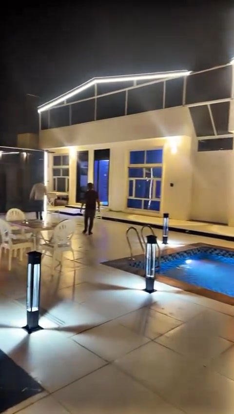 سلام عليكم اخوكم دليل مزارع ابو غريب اخوان اي شخص يريد يأجر مزرعه بأبو غريب يجي خاص او يتواصل وياي ع رقمي لا تحول عربون اذا ما افتحلك كامرة بنص المزرعه لو تجيني للمزرعه تشوف نضافتهة يلا تدفع عربون اني ما استقبل عربون اذا ما تتأكد او تجي لو تفتح كامرة هواية ناس قفاصة وما يستحون جاي ينشرون مزارعنة ويضحكون ع العالم والله اجيبهم لو يطيرون او اخذ حقكم من عيونهم
 هذا رقمي وبي واتساب واني خادم***********
