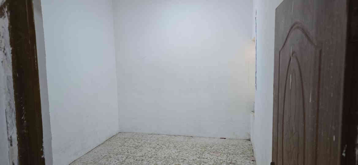 السلام عليكم دار للبيع كربلاء
دار للبيع المساحه 100م البيت مصبوغ جديد ونضيف
بي غرفه جوه وغرف فوك البيت طابق ونص
صاله ومطبخ واستقبال وصحيات داخليه وخارجيه 
السنك والكاونتر  والملحق ويا البيت ينباع
البيت للزوار يعني اكثريته البيوت فقط للزوار المنطقة هادئه البيت قريب على شارع الزوار 
العنوان كربلاء قنطرة السلام مقابيل مجمع الوارث للعتبه 
التفاصيل اكثر الاتصال على الرقم ***********
السعر 95 وبي مجال
