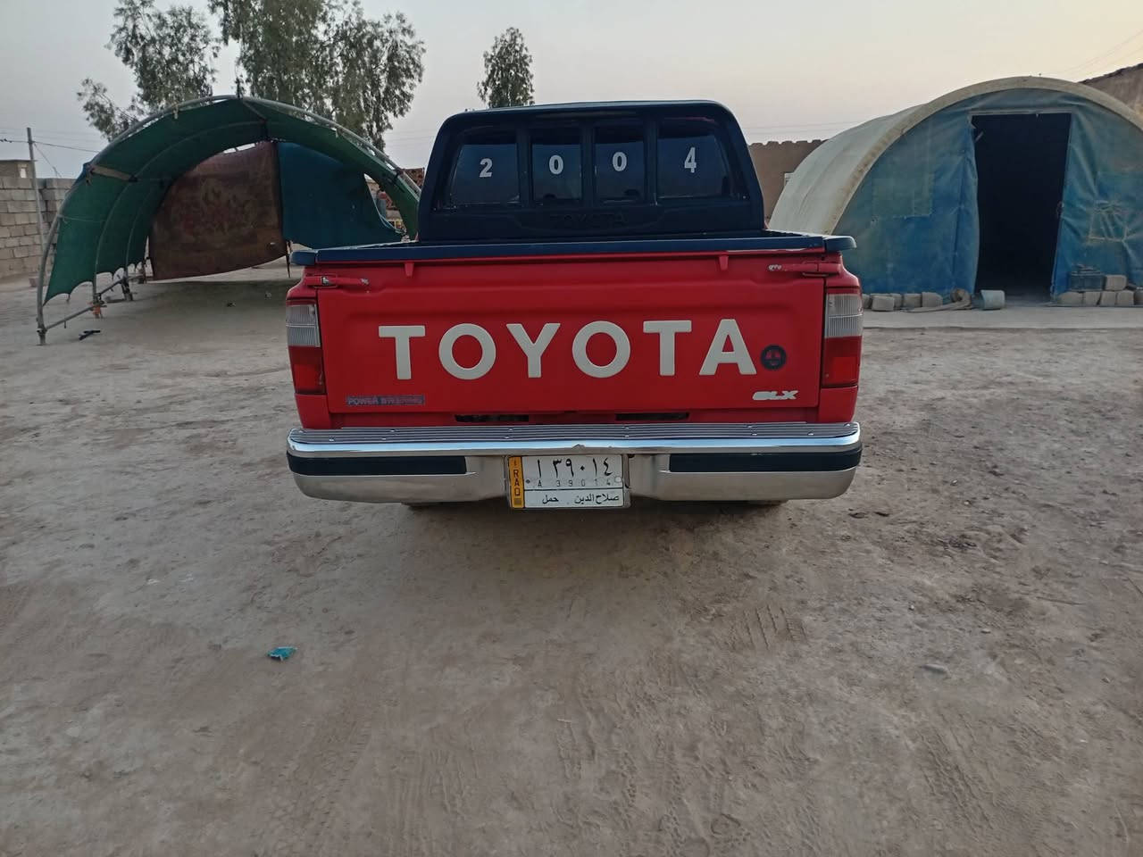 تويوتا للبيع ٢٠٠٤ بدون صبغ مكفوله رقم صلاح الدين السعر ١٥٠ وبيه مجال للاستفسار الاتصال على ***********،،، ***********
