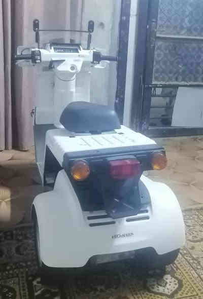 دراجه هونداي ياباني كفاله من كلشي صار شهر من نازله من الحاويه سرعه 60 تفيد المعوق والغير معوق السعر 750 مكان ميسان قضاء الميمونه موبايل ***********
