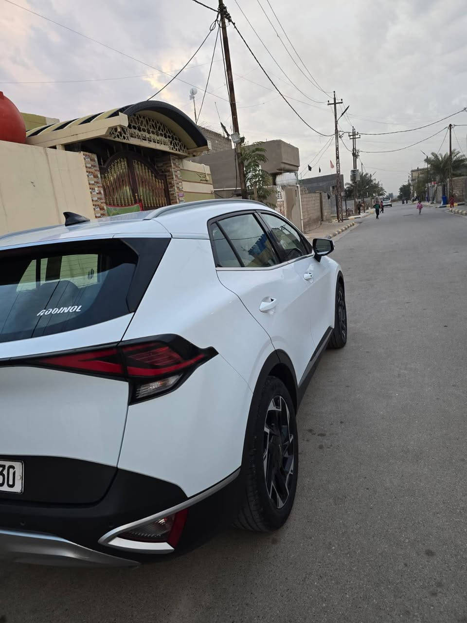 السلام عليكم ورحمة الله وبركاتة
للبيع سبورتج خليجي 2023 سمارت معروفة مواصفتها كفالة عامة عدا رصعة بالبنيد  والجاملغ الايمن بغداد مشروع وطني باسمي رقم انكليزي الجديد ماشية 32 الف 

كل نقص مبيها ، مواصفات السيارة 

بصمة تشغيل عدد 2

بصمة ابواب

تشغيل عن بعد 

تحكم بالجام عن بعد

لايت ماطور تحكم 

سايد بريك بصمة 

مري جانبيه كهرباء  واشاير بالمري

اربع مودات قيادة (سبورت ونورمال وايكو وسمارت ) 

اوتو هولد توقف ذاتي

كروس سرعه 

تبريد قطعتين 

لدات امامية خلفيه مع زينون 

شفتات بالستيرن تبديل نمر 

فول تحكم ستيرن 

مانع انزلاق 

دكمة منحدرات 

كاميرا امامية خلفية 

حساسات امامي خلفي 

شاشة متصل

شاشة اعطال 

ترحيب 

دبل بصمة وكل غراضها وياها . السعر 220  وبيها مجال . 

***********
