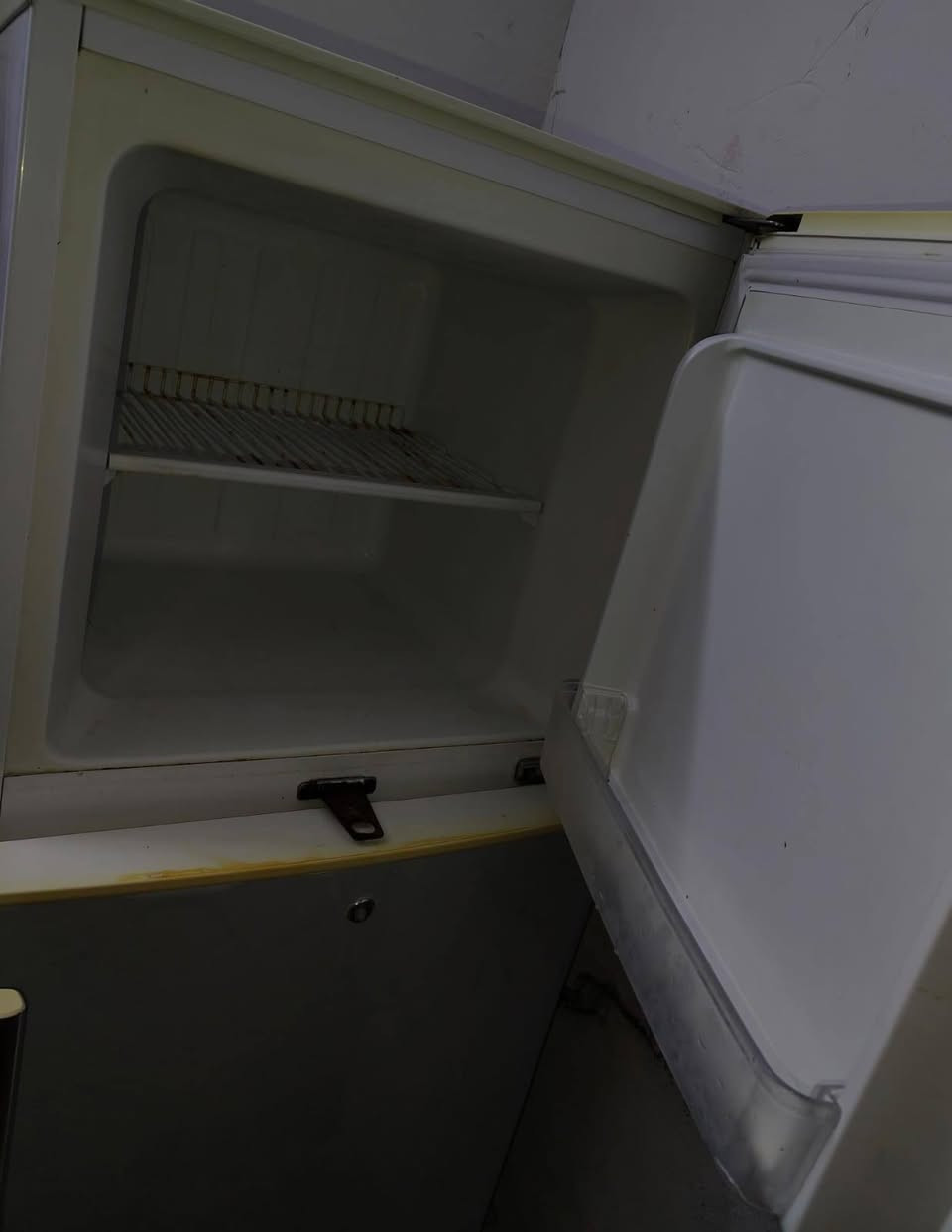 ثلاجه للبيع نظيفه وشغاله مابيها اي شي


**إذا كنت صاحب هذا الإعلان وتريد حذفه لأي سبب، رجاءا أرسل رسالة إلى الدعم الفني**