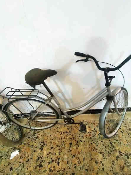 بايسكلات للبيع الواحد 40 مكان كربلاء حي الوفاء الإستفسار *********** بس الاسود جديد عوزه تايرات زنجيل
