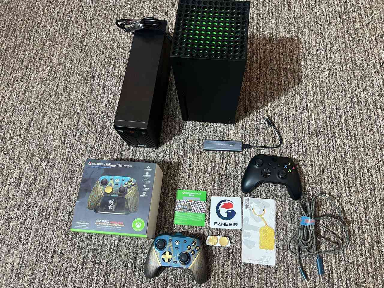 السلام عليكم ورحمة الله وبركاته  اكس بوكس سيرير اكس اصدار ٢٣ نضيف كلش  ملحقاتة كاملة هوَ وكيبلاتة الاصلية + هارد ssd nvme gen4 1TB + يدة قيم سير برو اديشن وياهة غراضهة كاملة + وياهة قيم باس شهر+ العاب مملوكة مثل ماموضح بلصورة + اشتراكة القيم باس ينتهي نهاية شهر الخامس + يو بي اس  هذني كلهن سعرهن ٧٥٠ مكاني نجف رقمي ***********
