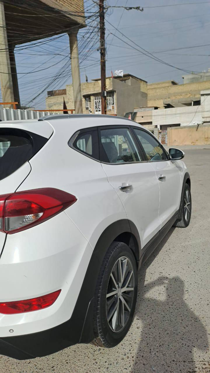 السلام عليكم
توسان 16خليجي رقم بغداد مكفوله من الصبغ والتبديل 
مكينه دوش 2000 
كرسي كهرباء 
مري شفط 
اشاير بالمري 
كاميرا 
تبريد قطعتين 
السياره جديده 
مكاني بغداد 
السعر 160
الاتصال ع الرقم 
***********
