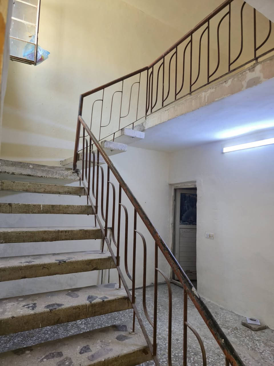 بيت ومشتمل بالحسينيه للبيع
طابو صرف
مساحه ١٥٠
مكان بال٥٠٠٠
طباق واحد
بيت ومشتمل ٥ غرف
مطبخ ٢
حمامين
كراج
للتواصل على الرقم ***********
(ملاحظه (ما اقبل اقساط او على المصرف
