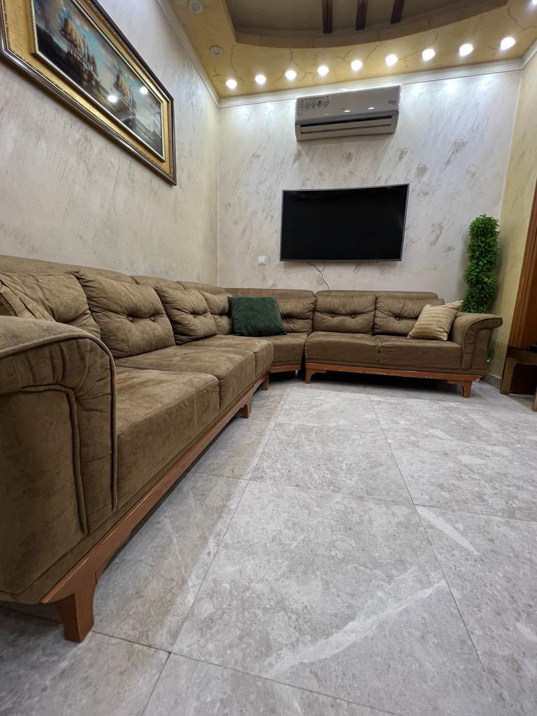 تخم من شركة اندك اصلي تركي سفنج عالي  للبيع 7 مقاعد السعر 500  العنوان الامين ***********
