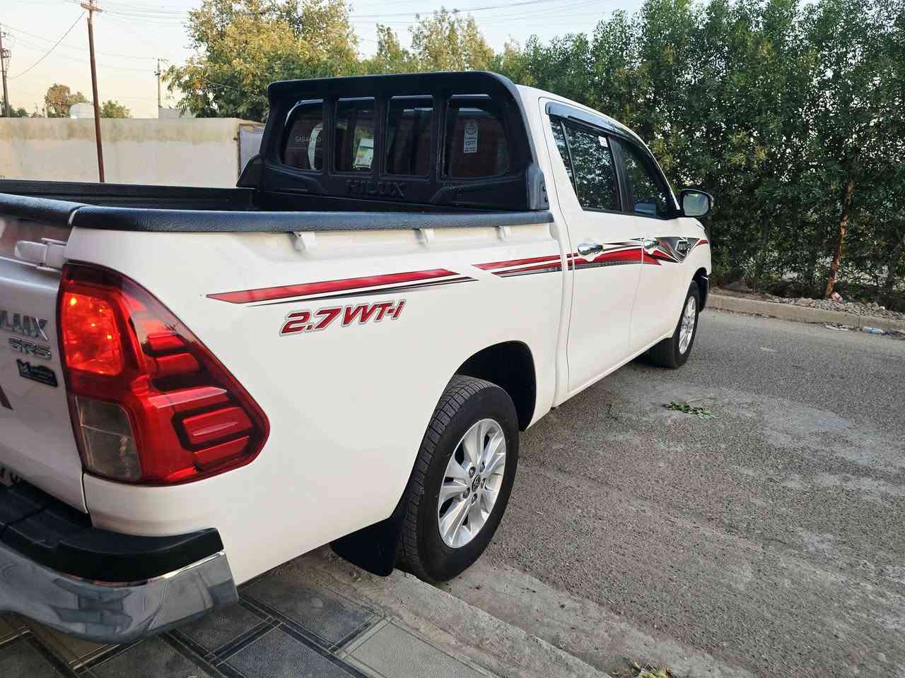 هايلوكس 2024 رقم اربيل انكليزي 
اوتوماتيك ساز فول باب اول1/1
 بصمه وتبريد كشنات وتبريد قطعتين بيانو بصمه ابواب شاحن لاسلكي مرايات شفط كروس سرعة شاشة كبيره وكامره خلفيه اسبير مانازل وباقي المواصفات المعروفه سياره جديده كلش ماشية 43 الف عنوان السياره بغداد سعرها  273 بيه مجال بسيط للاستفسار ***********

