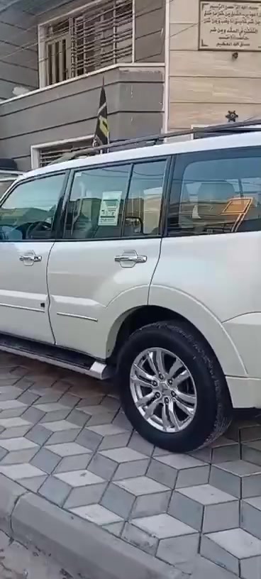 باجيرو ٢٠١٧ العلامه الذهبيه محرك ٣٨٠٠
ماشيه ٥١
كفاله عامه
***********
