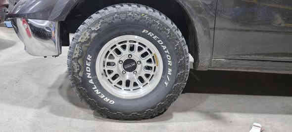 سلام عليكم
تخم تاير اصلي  استعمال كلش قليل نضافة 100% سنه الصنع 2024 
ملاحظة تاير فقط بدون ويل السعر 750$
مكاني بصره 
***********
