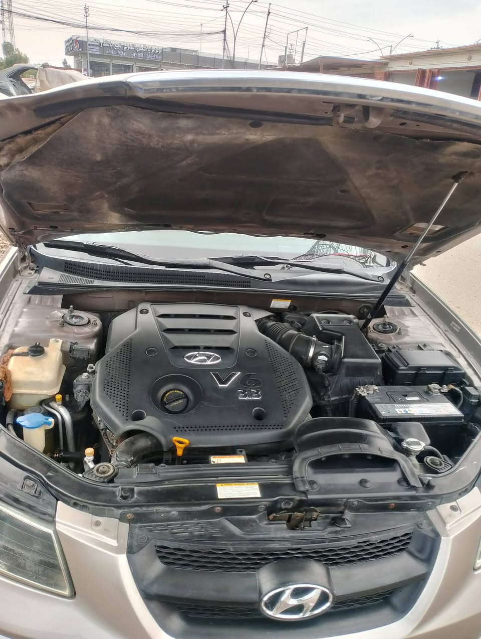 للمراوس فقط
هونداي سوناتا موديل 2008 V6
لون ذهبي فول مواصفات وارد أمريكي بيها صبغ قماره اثر شخوط وبيها ملاحظات بارد گير مكفول  مكينه مبدله حاويه صدر جديد تخم تاير جديد السيارة حلوه وبلاديه رقم انبار شبه مميز للمرواس بألانتر او كورولا او سني الاتصال 
‏‪0785 810 4804‬‏ مكان سياره الانبار الرمادي
