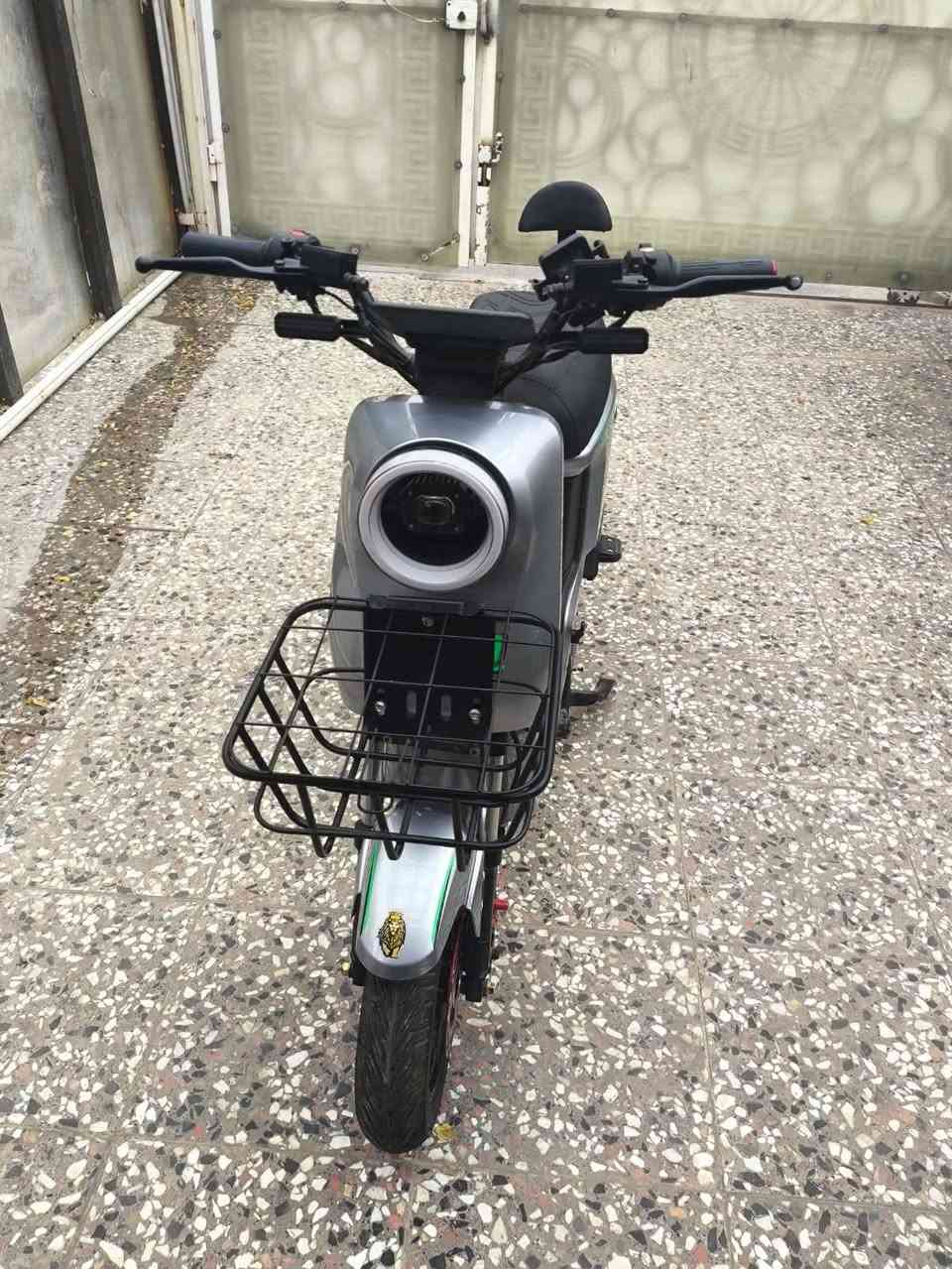 سلام عليكم ورحمه الله وبركاته للبيع دراجه R9 ٥ بطاريات دبل ٣٠ شركة ولي امبير ملف ١٢٠٠ دبلات غاز بريكات دسك نظام بارك رجوع للخلف السعر ٤٥٠ وبيه مجال بسيط ملاحظه مهمه مدة الاستخدام شهر واحد فقط ماخذه جديدة وحاليا مجودرة بدون استخدام للاستفسار الاتصال بالرقم 

***********

 مكاني بغداد
