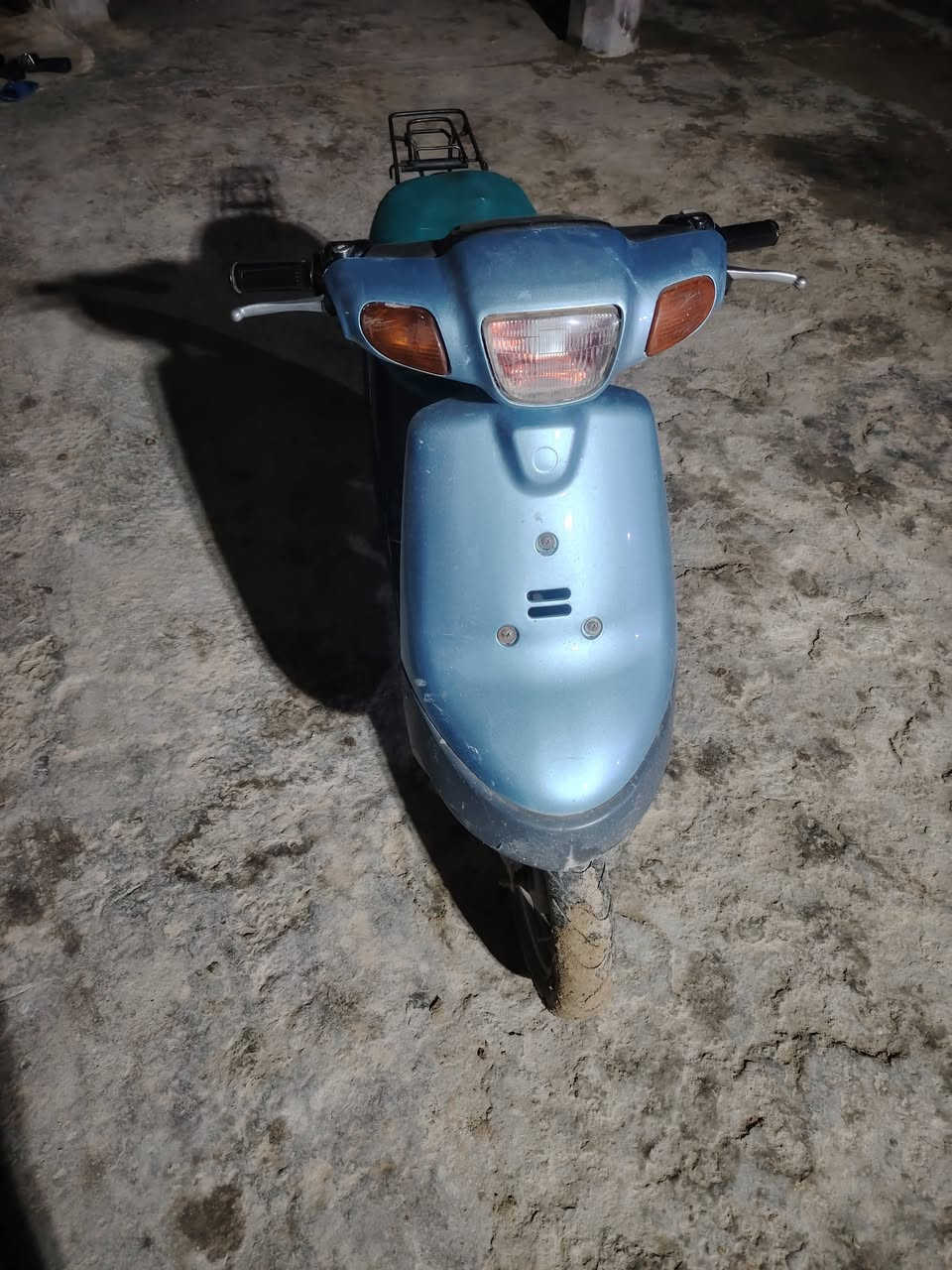 سلام عليكم دراجه البيع شغاله كلهه. نهظه  سلف هندر اشاير عالي ناصي كلهه شغاله مابيهه نقص برغي سعر ٢٥٠ الف بيهه مجال قليل ابو ال١٧٥ لا تتصل *********** وعلي اطب بيهه كوم من الماي وغسلهه ما تطفي شرط كدامك اغسلهه وسلف شغله
