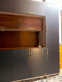 كاونتر مستعمل نضيف اخو الجديد حجمه 3مترات و نص و معه سنك مترين حجمه