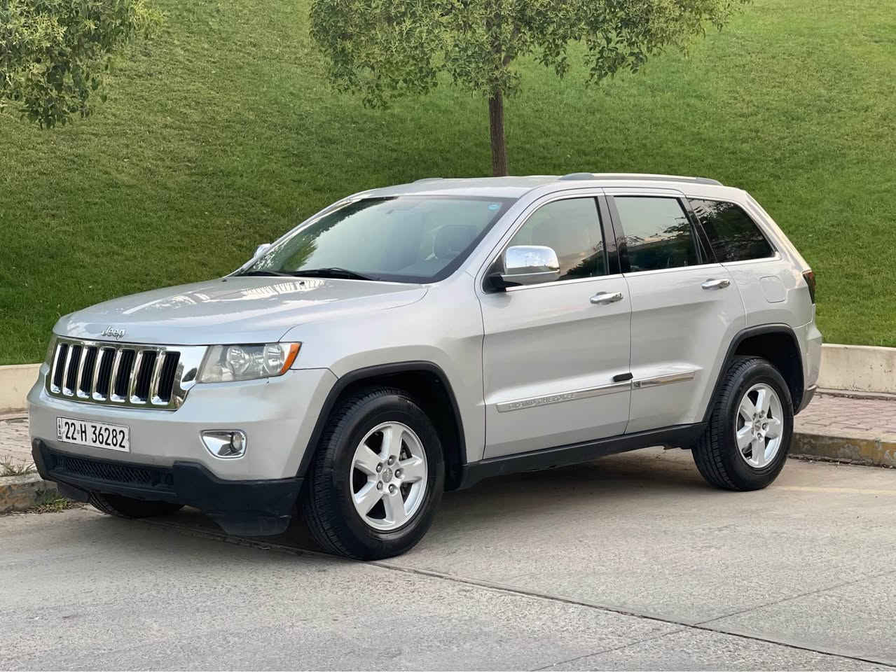 Jeep Laredo 2011
سعری ١٣٢ گەڵاو معامەلە 
مواسەفات
شەغال 
درگا بەسمە
کوشن کارەبا 
ئاوێنە هیتەر
ئاوێنە فۆتۆ 
سوکان ڤۆلیۆم
 تەحدید سورعە 
شاشە ئایپاد 
کامێرا 
حاسە 
٣ پارچەی بۆیاخە بێ ناوگرتن 
گێڕوو مەکینە بەشەرت نەکراوەتەوە
تەبریدو گەرمی بەشەرت 
سەنەوی ڕەقەمی تازەیە 

سەیارەکە لە سلێمانیە 

ژمارەی موبایل *********** السليمانية, العراق
