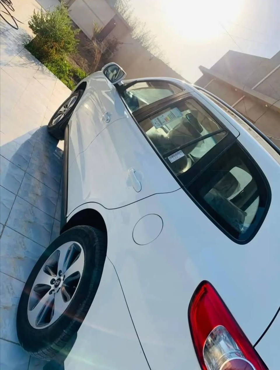 سلام عليكم 
اللبيع  
هونداي سنتافي موديل 2012 رقم اربيل دولي تحويل ثاني يوم سنويه مجدده 
وارد خليجي سياره 
مواصفات سياره 
فتحه سقف 
شاشه كبيره 
كامرا خلفيه 
دواخل لونين صاج وعسلي 
أشاره بمرئ
ويل كروم 
 
محرك 2400 (4سلندر ) 
7 راكب 
3 قطع تبريد 
محرك مفتوح

كير تبريد تخم تاير حداديه 

# مكان -ساره كركوك 
سعر 155$
*********** كركوك, العراق
