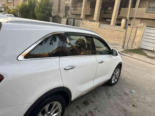 السلام عليكم ورحمه الله وبركاته 
ماشيه 57
حقيقي دك جرس 
كيا سورنتو موديل 2020 
وارد خليجي باسمي رقم بغداد 
بيها صبغ اكثر من قطعه ابيع عام 
بدون حادث 
بدون ايرباك 
فول واحد على واحد عدا البانوراما 
حجم المحرك 6 سلندر 3500 كفاله شرط 
كير 8نمر كفاله واني مسؤول عن كلامي 
1 شاشه حساس خلفيه امامي 
2 تبريد ثلاث قطع
جنطه كهرباء
3 سبعه راكب 
4 كشنات كهرباء
5 تحكم اربع نظام قياده
6 شاشه كاميرا دواره 360
7 جي بي اس وايرليس
8 شاحن موبايل انفكيشن
9 ترحيب عند الاقتراب
10 سايد بريك رجل
11 بردات اصلي
12 ميري شفط كهرباء
13 خمسه ويل كب
14 جبل شباك نيكل
15 لد ليل نهاري زنوني
العنوان الدوره شارع ابو طياره
سعر 30 مليون 
***********
