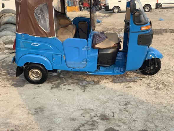 سلام عليكم شباب تكتك موديل 2022 شهر 10  يوم 21 تكتك مكفول كفاله عامه بس بيه بارد صغير بل الغد ومبين بل صور رقمه كربلاء نكليزي وبيه دوس أليم الباب معمره سنويه تقره بغداد رقمي ***********
