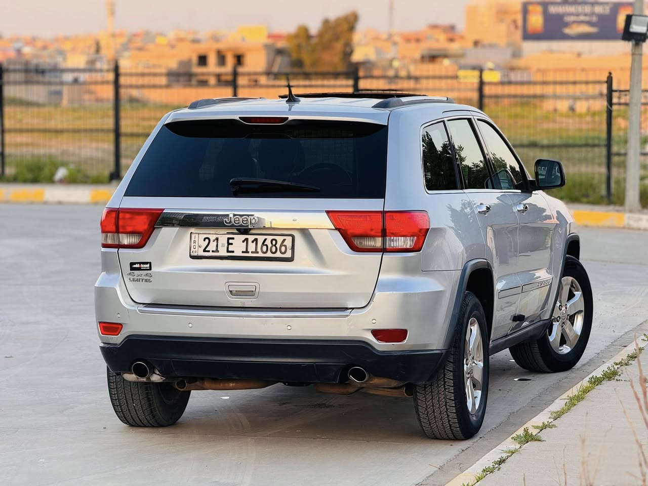 جيب لاريدو 2011 كلين اوفرلاند فول سعر 137 رقم سليمانيه سنويه ورقم جديد فول مواصفات محرك 8 
شرط سياره جديده ع وضع الشركه ماشيه 180 بصمه بانوراما كشن هيتر وجلد وكهربائي وميموري خزن 
مرايات قلاب ويا ال R داخل صاج شاشه كامره تحكمات تحديد سرعه فور ويل 4%4 نضام  سبورت سماعات دمام
سياره فول فول بعد هواي مواصفات بيها سياره كلين جاهزه وجديده سعر ١٣٧ مكان سياره كركوك 
***********
