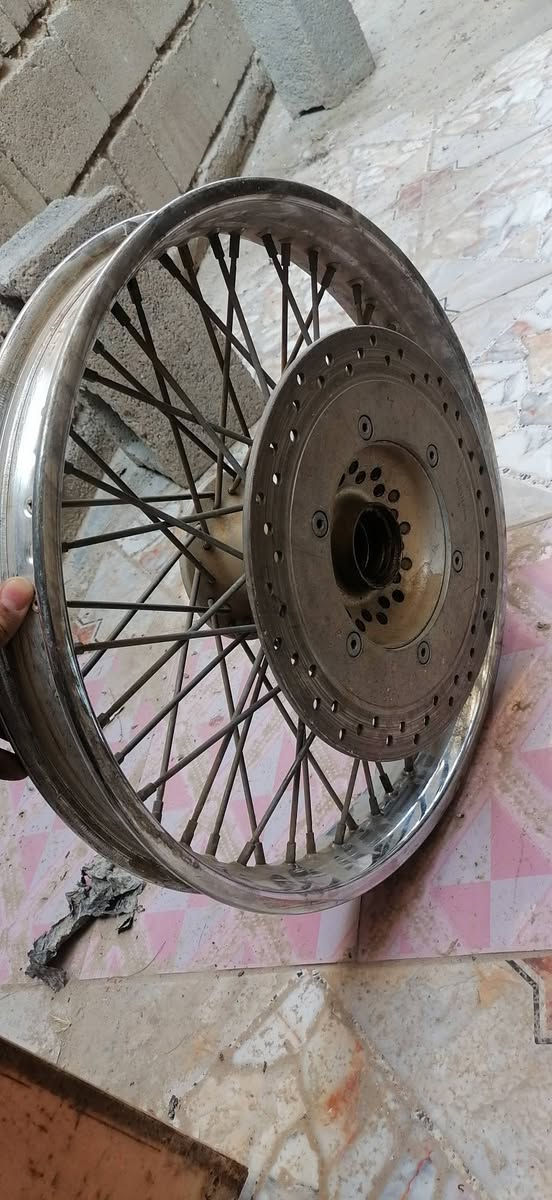 غراض شادو
كلهن بلاد وشغالات مابيهن شي شرط الفحص
للبيع قيم وأخذهن وبخدمتكم
***********
