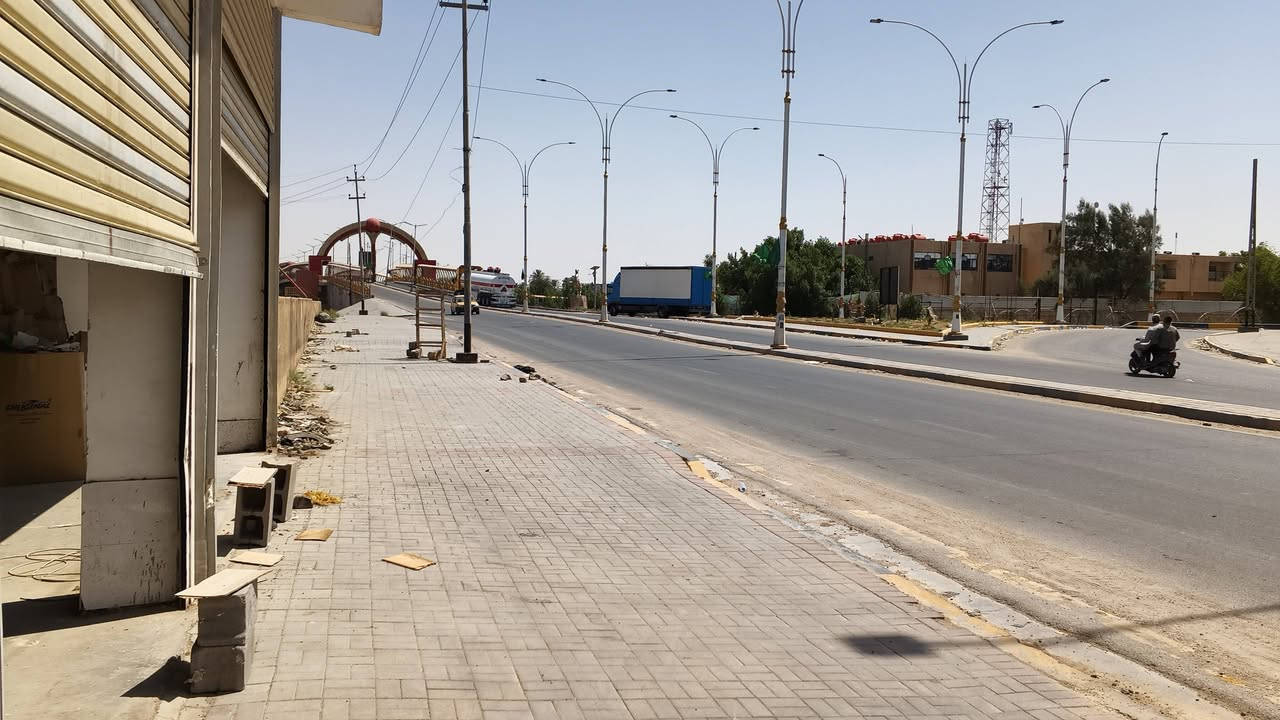 محلات للأجار بمساحة اكثر٢٠٠م٢ ارتفاع ٥م اراسي كهربائي تحتوي على إدارة + مجموعة صحية حمام +wc موقع تجاري مجسر عبد الله عويز ( مجسرالشهداء ) سايدين المسبح الجديد تفاصيل اكثر ***********
