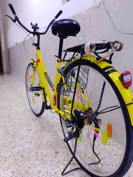 السلام عليكم بناتي لبيع او مراوس بناتي فقط شركة برون حجم 26 مديل 20 نضيف سعر 110 مكاني بغداد الزعفرانيه بيت بنيه الرقم ***********
