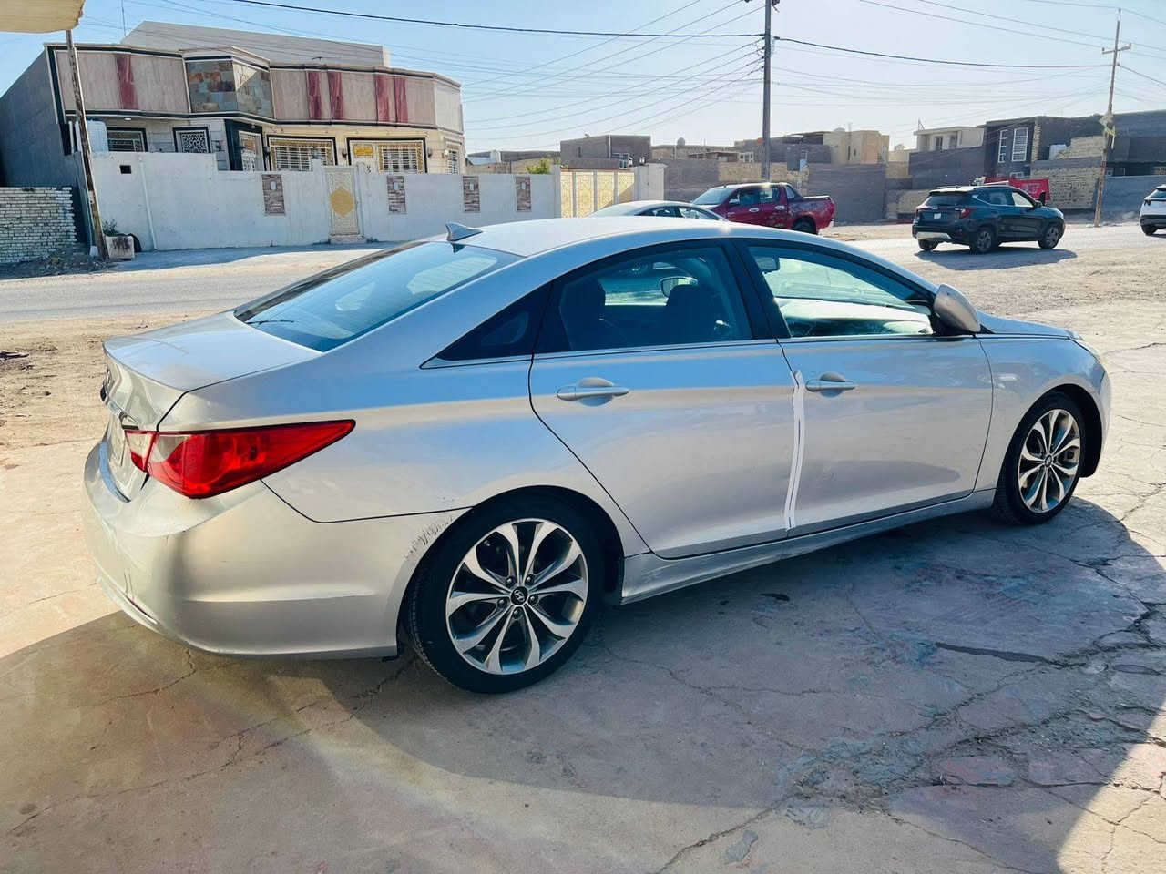 السلام عليكم من رخصة الادمن المحترم  سوناتا امريكي موديل 2013 رقم بغداد دولي هزه وسنويه جديده السياره باسمي بيهه فقط طخه بالبنيد من فوك ومبدل فقط فقط السياره ليبل واحد مكينه وكير خير من الله تخم تاير ويل كب 18 نوع العنكبوت كروم بالكامل السياره على البلاد  تحكم ستيرن جهتين  دكم الجام اوتو  السعر 110 بيهه مجال بسيط للشراي الصحيح  للاستفسار  ***********
