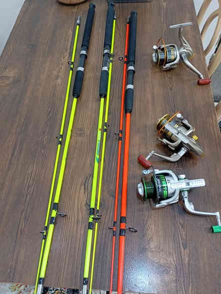 مكائن صيد عدد 3 حجم 7000/     عود صيد طول عدد 3 /طول 210
جيلاتين مسلح حساس خشن حلق كبير  جديد غير مستخدم 
مكاىن حجم 7000 كلهن جديد كارتون غير مستخدم 
سعر القطعه 22 الف 
اذا شلعه يختلف السعر 🍂 
توصيل موجود 🍂 
واتساب /***********
