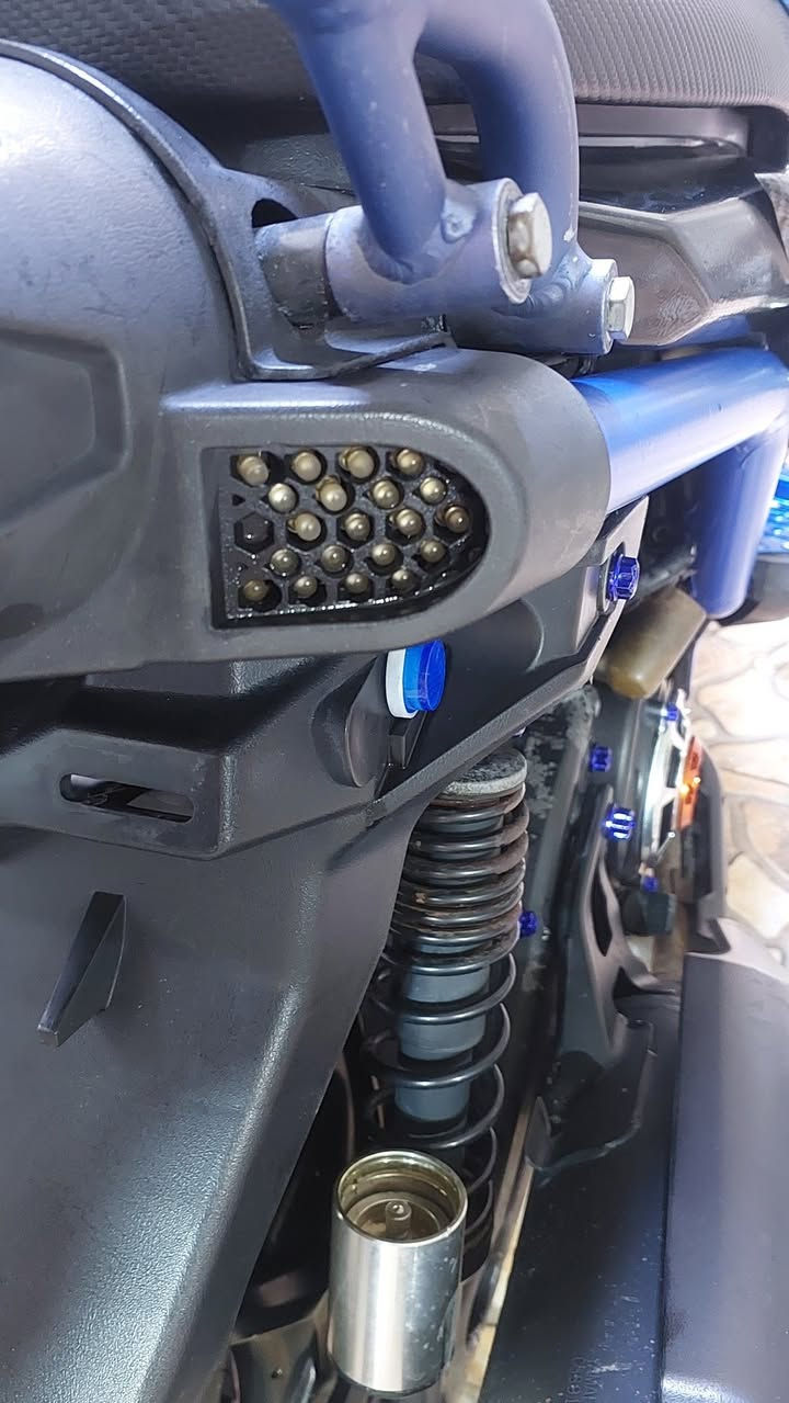 سكنس جبلي 2013. ياباني مكفوله حتى من لبنجر.تايرات مال حاويه تايوان دراجه كفاله. تزويدها كلها حاويه  / ازرك.  وبيها كم قطعه  اني شادها
ستيرن. رياضي   
يدات بريك. تقسيم مع قلاب ماركه RAK
عنبار بريك RAK
قبق مال جوزه RAK
سبايدرات BWS
اشاير خليه.  ازرك
تعلاكه. ازرك
قبق فلاوين 
فراك بريك خلفي
جاملغ كاربون فايبر. 
كصه كاربون فايبر
قبق بانزين كاربون 
زعانف كاربون
لايت اصفر +زنون
دوسات نيكل ازرك
تغليف شاصي  
كشن رياضي.  صوندات شوته واكسل.
يدات كوسو. 
واقيه رياضي
السعر /1400


**إذا كنت صاحب هذا الإعلان وتريد حذفه لأي سبب، رجاءا أرسل رسالة إلى الدعم الفني**