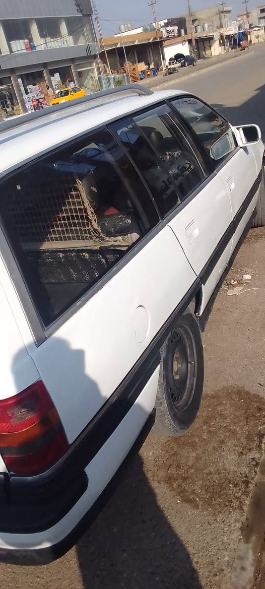 للبيع اوميكا حجم 2000 بلاد سياره جديده كلش حلوه مشروع وطني باسمي سنويه لحد 2028 كابون بنزين بي السعر 42 وبي مجال أي استفسار خابر وتتدلل *********** رقم السياره كركوك
