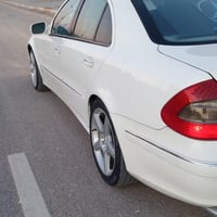 مرسيدس موديل W211 2009 E350 وارد امريكي داخله كلين  بس بيه طخات داخل ا...