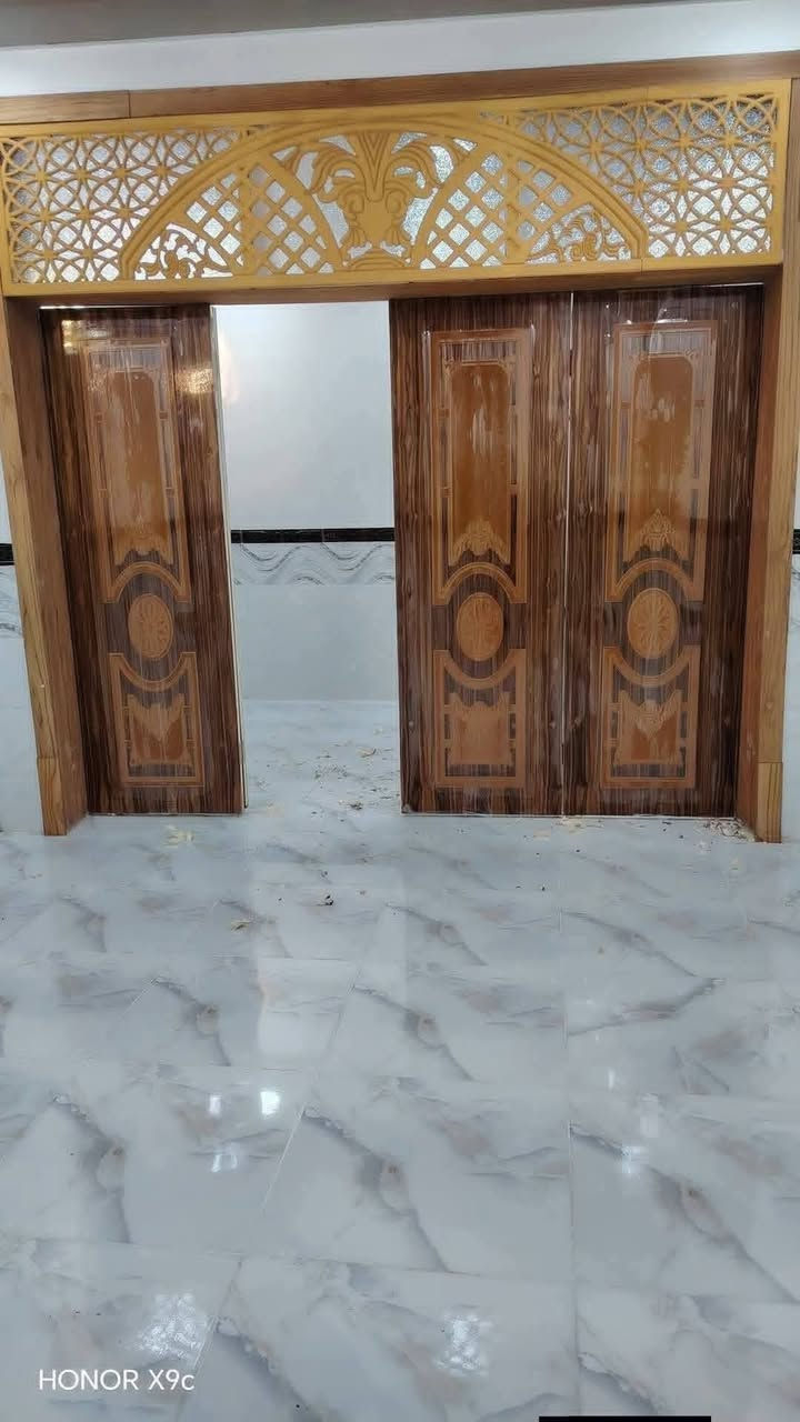 بيت للبيع مساحه 110متر  طابو زراعي سند 25 قرار محكمه
بسعر 45وبي مجال قريب علا شارع 

عنوان البيت نجف مقابل  قرية الغدير   تفاصيل 
غرف نوم 2صاله مطبخ  وصحيات وستقبال 

عنوان المكتب مقابل قريه الغدير عمود 262مكتب النور للعقار 
للاستفسار اتصل على ***********أو مراسله واتساب
