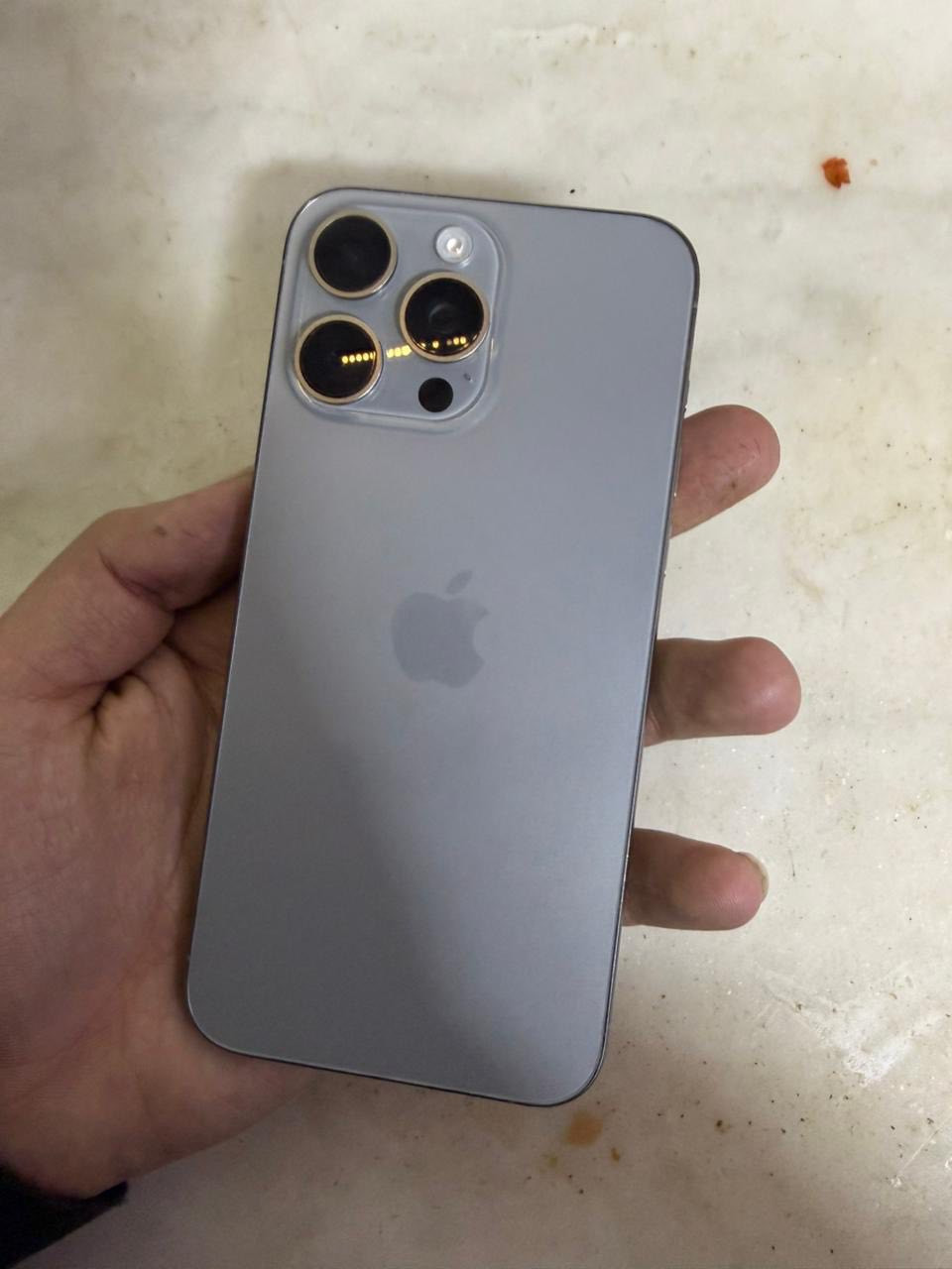 السلام عليكم من رخصه الادمن عندي 15pro max
ذاكره 256
بطاريه 86
امانه الله جهاز نضيف وما مفتوح 
السعر مليون وبي مجال بسيط 
الرقم ***********
متواجد خاص 
مكاني بغداد حي الخضراء
