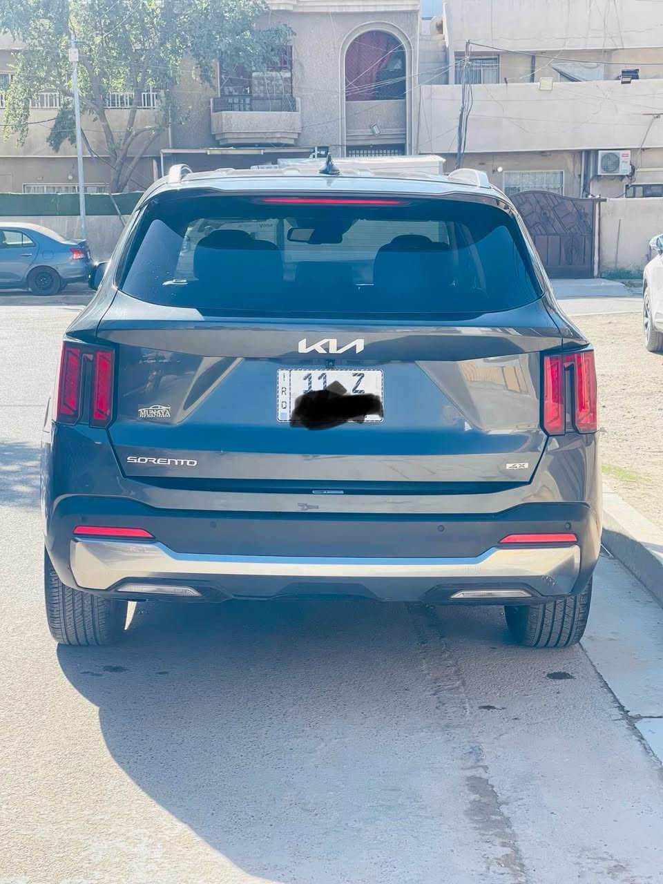 سلام عليكم سورنتو ٢٠٢٤ اميركي سياره جديده مابيها أي نقص فول موصفات عدا البنراما فور ويل بصمه كراسي جلد وكهرباء ٧ راكب شاشه  تاب متصل تبريد لمس هواي موصفات بيها صفحه الأيمن صبغ بدون دواخل  وحافت البنيد بسمي وسونارها موجود اني مستوردها بيدي سياره مابيها لا شاصي ولا لغد ماشيه ١٥ ألف حقيقي وين ميعجبك الفحص رقم بغداد بسمي تحويل مباشر 
السعر ٢٢٠ وبيها مجال 
***********
مكاني بغداد بغداد, العراق
