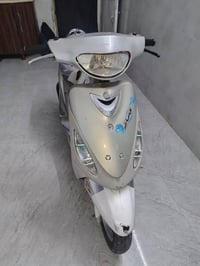للبيع 07882925547