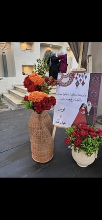 ستاند بورد خشب • شمعدان ذهبي • جديد