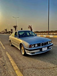 بي ام 525i • ١٩٩٣ • العمارة