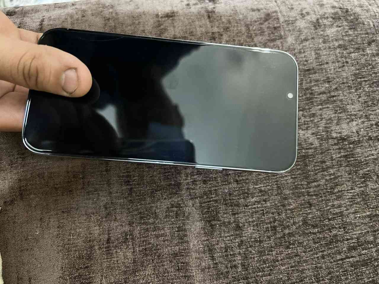 سلام عليكم من رخصه الادمن عندي ايفون 13 promx  مراوس  بدراجه  تي ماكس 7 /8 حلوه ونضيفه جهاز ممفتوح وبي عيب واحد من تتصل ابلغك بي 
***********
