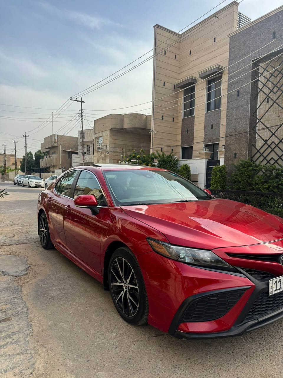 سلام عليكم 

كامري 2024 SE 
وارد امريكي بانزين اصل 
حادثها جاملغ الايمن مصبوغ 
والبنيد مبدل ومصبوغ
وباب السايق بي صبغ وتصليح بسيط داخل وره اللايت

رقم بغداد تحويل مباشر
ماشيه 9 الاف 
فتحه 
بصمه 
مكينه 2500 بانزين فقط
جلد 
كشن كهرباء
تدفئه كشنات 
وباقي المواصفات المعروفه

السعر 18,500 يعني 185 ورقه وبيها مجال بسيط 

مكاني حي اور /بغداد 

للاستفسار اتصل *********** بغداد, العراق

