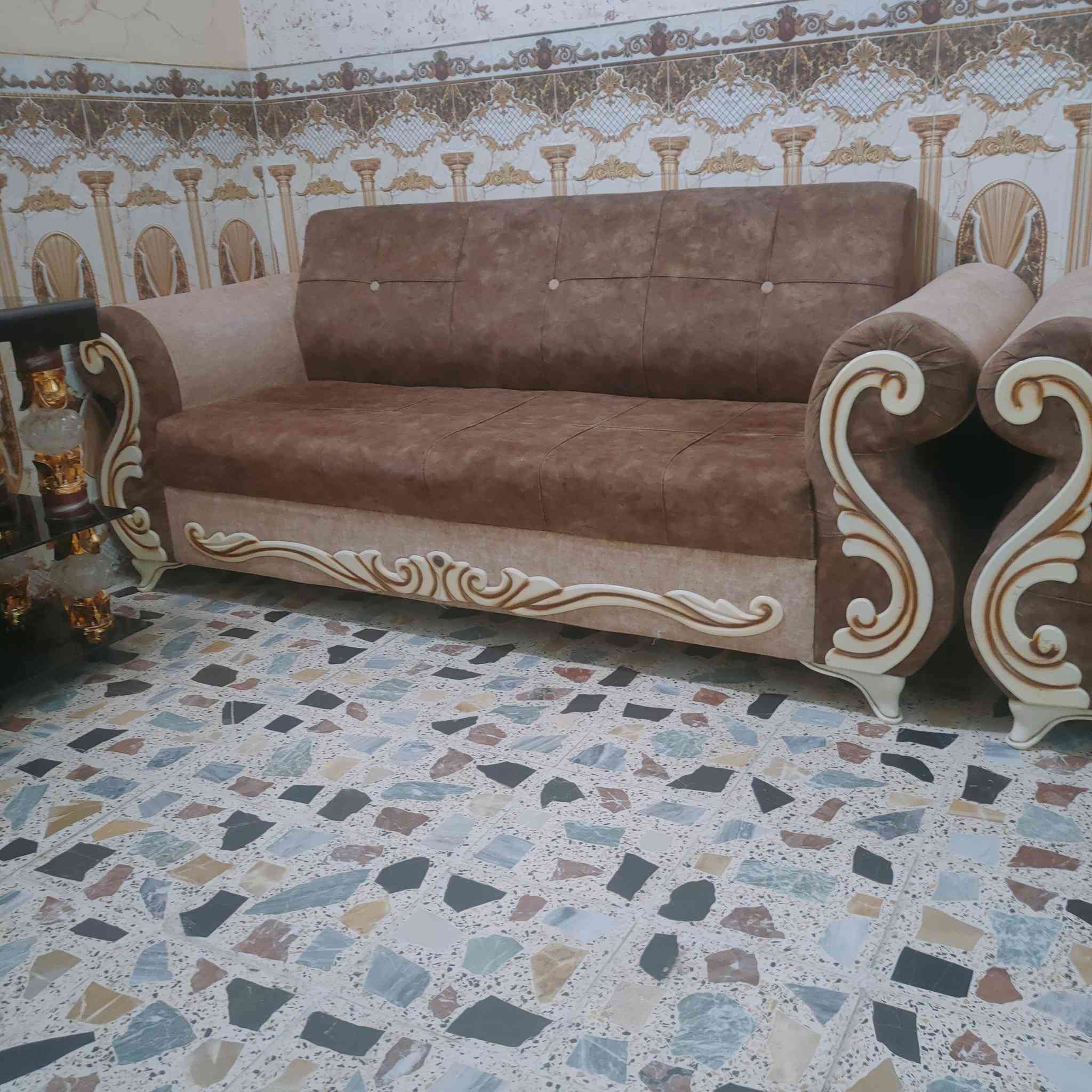 السلام عليكم
طخم قنفات +طبلات+ميز بلازمة للبيع للاستفسار الاتصال على الرقم 
***********
