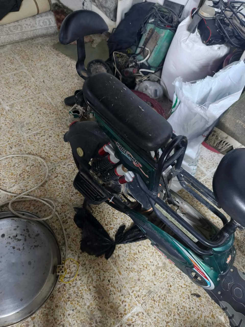ماطور شحن للبيع
بصمه وسويج 
تشغيل عن بعد 
سرعة 99 الحقيقة على ما اعتقد ( ٥٠ - ٦٠ )
بطاريات نص عمر 
الكهربائيات شغالة 
إنارة جانبيه 
بطاريات نص عمر 
السعر ( 180 ) وبي مجال

للتواصل ***********
‏‪***********‬‏
