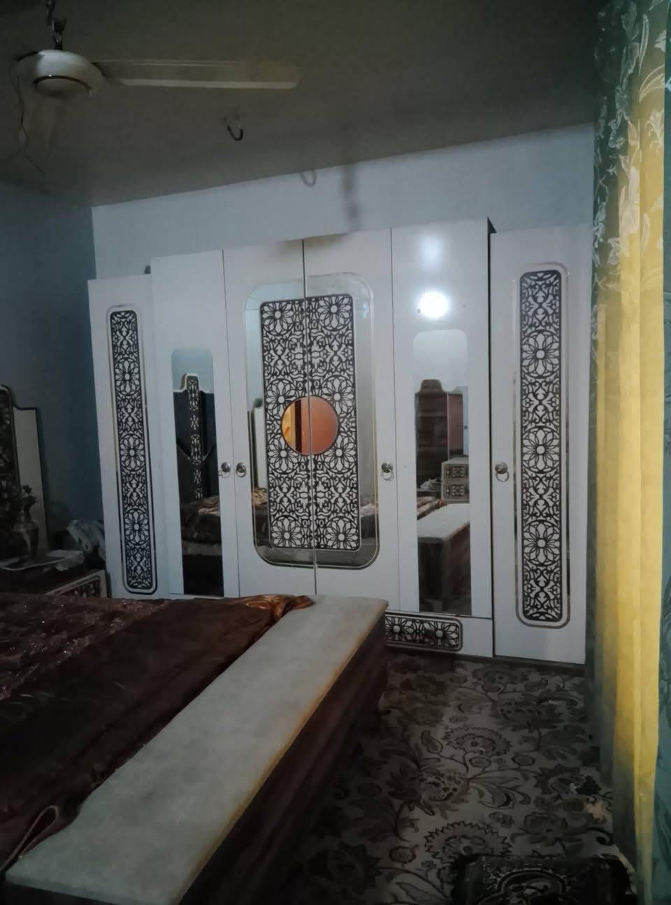 غرفه نوم مستعمله استعمال بسيط بدون اي نقص أو ضرر جاهزه التفاصيل في الصور السعر مليون و150 وبيها مجال  
الغرفه متينه وقويه 
***********

