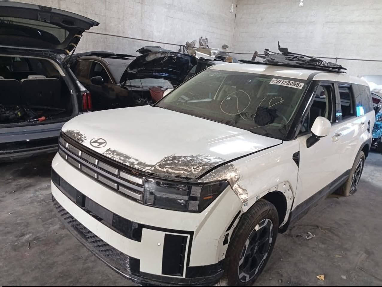 السلام عليكم للبيع موديل ٢٤ بدون ايرباك كلها سليمه ماشيه ١٦ الف مشي امريكا باسم شركة وكاله او تحويل صبغ مكان التعديل فقط سياره جديده  عنواني بغداد قرب مرور التاجيات  سعرها ٢٣٠ وبيها مجال  *********** ***********
