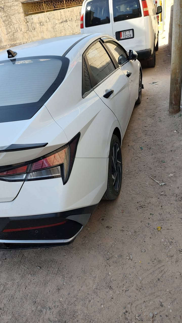النتره 25للبيع
مبدل دعاميه وبنيد 
مثل ما موضح بصوره طخه بالجاملغ 
ماشيه 28الف 
فول مواصفات 
سعر 135 وبيها مجال بسيط حك جيه 
***********
مكاني البصره ابي الخصيب طريق صحراء
